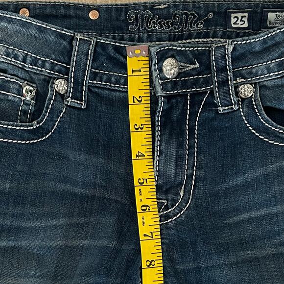 Miss Me Boyfriend‎ Distressed Capri Embellished Jeans Y2K Sz 25W - Picture 7 of 11